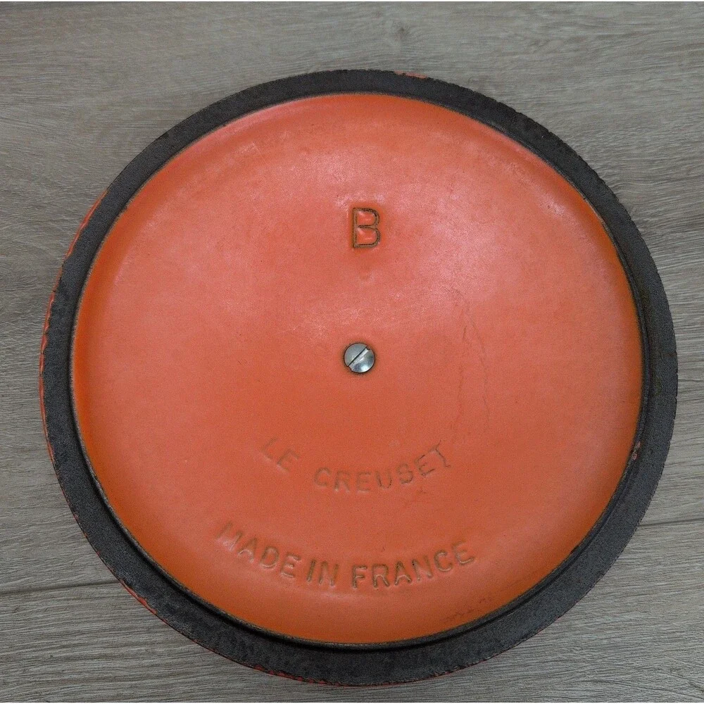 Vintage Le Creuset Enameled Cast Iron 2 Qt Pot Flame Orange Ribbed Bottom & Lid